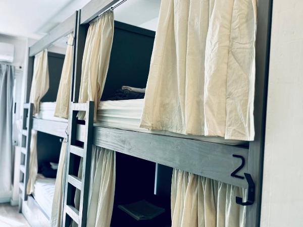 Gorilla Hostel : photo 3 de la chambre lit dans un dortoir de 4 lits