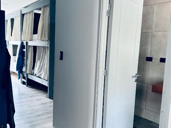 Gorilla Hostel : photo 7 de la chambre lit dans dortoir mixte de 8 lits 