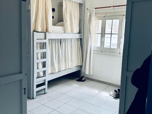 Gorilla Hostel : photo 1 de la chambre lit dans dortoir mixte de 6 lits