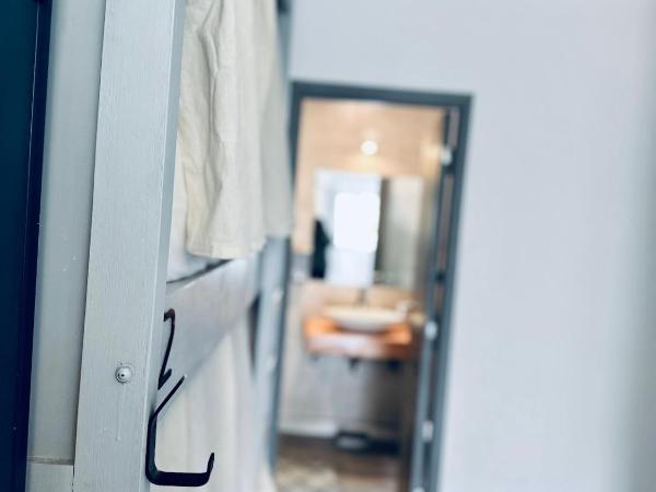 Gorilla Hostel : photo 8 de la chambre lit dans dortoir mixte de 6 lits