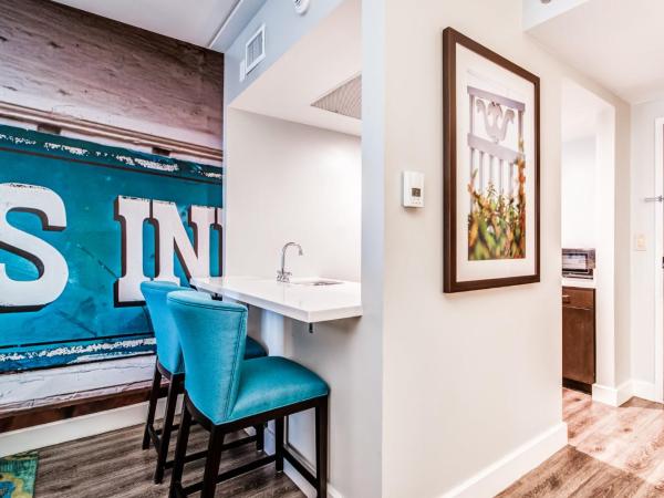 Hotel Indigo Atlanta Vinings, an IHG Hotel : photo 9 de la chambre suite lit king-size – non-fumeurs