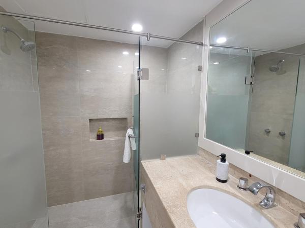 Beachfront Getaway Condo : photo 7 de la chambre appartement - vue sur mer