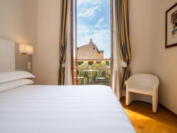 Hotel Croce Di Malta : photo 1 de la chambre chambre double ou lits jumeaux - vue sur jardin
