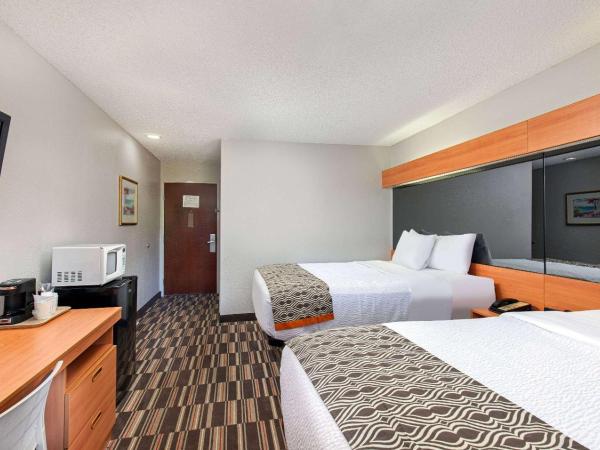 Microtel Inn and Suites by Wyndham - Cordova : photo 1 de la chambre chambre 2 lits queen-size - non-fumeurs