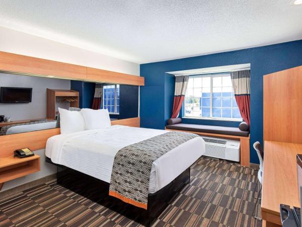 Microtel Inn and Suites by Wyndham - Cordova : photo 2 de la chambre chambre lit queen-size de luxe – accessible aux personnes à mobilité réduite/non-fumeurs