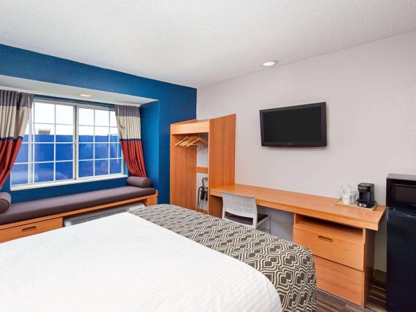 Microtel Inn and Suites by Wyndham - Cordova : photo 1 de la chambre chambre lit queen-size de luxe – accessible aux personnes à mobilité réduite/non-fumeurs