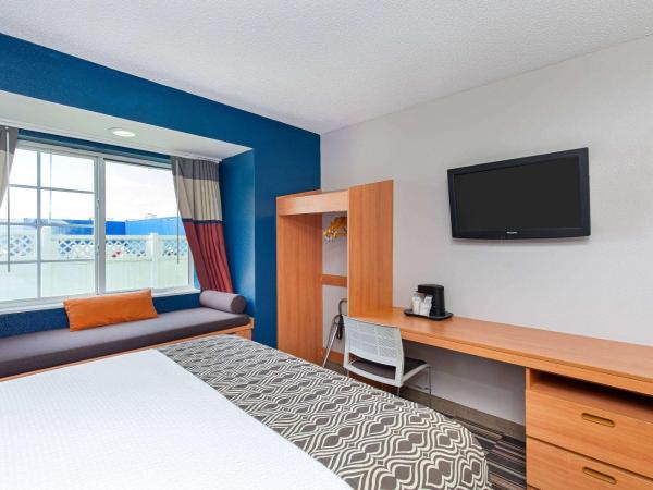 Microtel Inn and Suites by Wyndham - Cordova : photo 3 de la chambre chambre lit queen-size pour personnes à mobilité réduite - non-fumeurs 