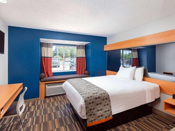Microtel Inn and Suites by Wyndham - Cordova : photo 4 de la chambre suite lit queen-size – non-fumeurs