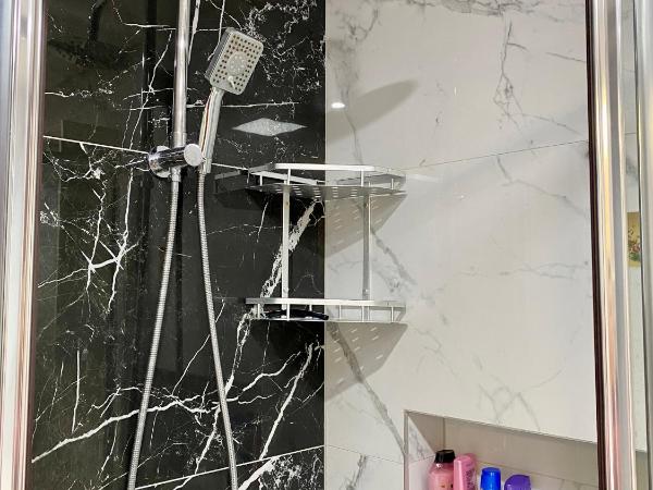 Penshurst Guest House : photo 10 de la chambre chambre lit queen-size avec balcon