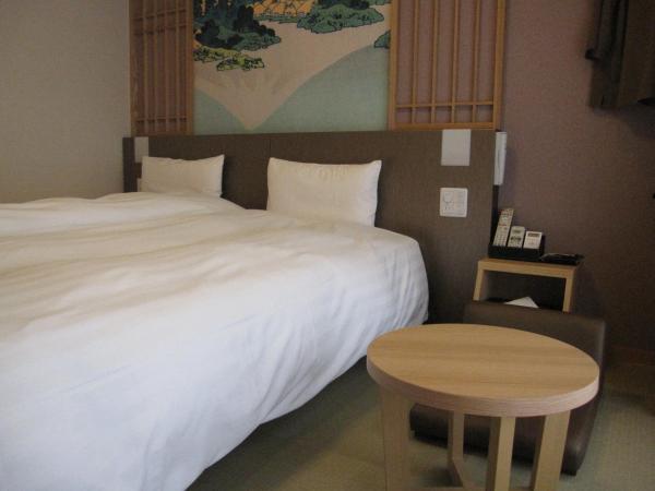 Dormy Inn Akihabara : photo 3 de la chambre chambre lits jumeaux moyenne de style japonais - non-fumeurs