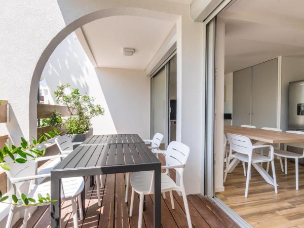 MY Hôtel Résidences - La Grande-Motte : photo 5 de la chambre appartement avec terrasse