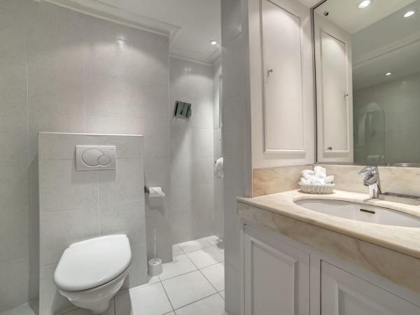 Hôtel Victoria : photo 1 de la chambre chambre double confort - vue sur ville