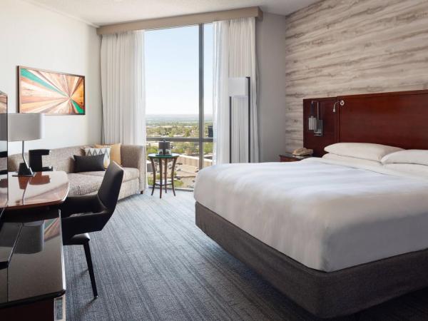 Marriott Albuquerque : photo 4 de la chambre chambre lit king-size - vue sur ville
