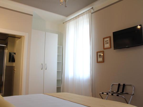 B&B Cangrande di Danese-Viviani : photo 10 de la chambre chambre double ou lits jumeaux avec salle de bains privative