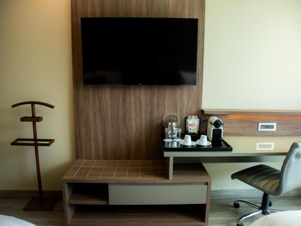 Camino Real Fashion Drive Monterrey : photo 8 de la chambre hébergement double supérieur deluxe