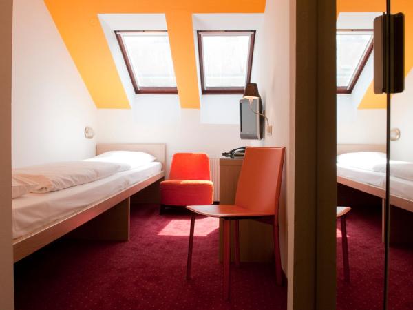 Hotel Kunsthof : photo 4 de la chambre petit hébergement lits jumeaux 