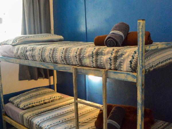 Solar Hostel Búzios : photo 3 de la chambre chambre double Économique avec lits superposés