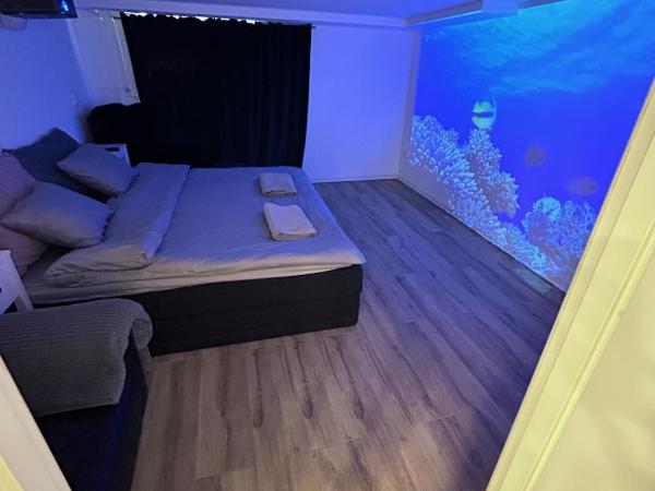 Flamur & Vannis BnB : photo 3 de la chambre chambre double avec salle de bains privative