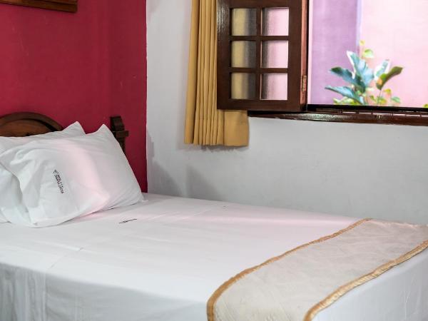 Hotel Santa Lucía : photo 5 de la chambre chambre lits jumeaux standard