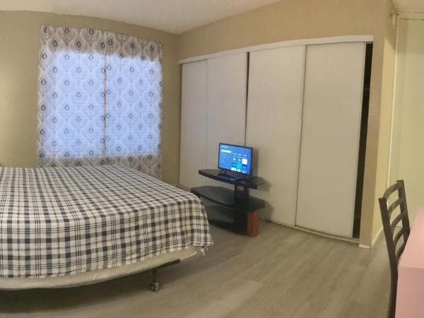 Independent bedroom with private bathroom#2 : photo 10 de la chambre chambre double avec salle de bains privative