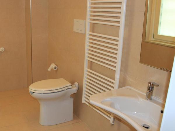 Residenza La Vecchia Vigna : photo 5 de la chambre chambre double ou lits jumeaux avec salle de bains privative