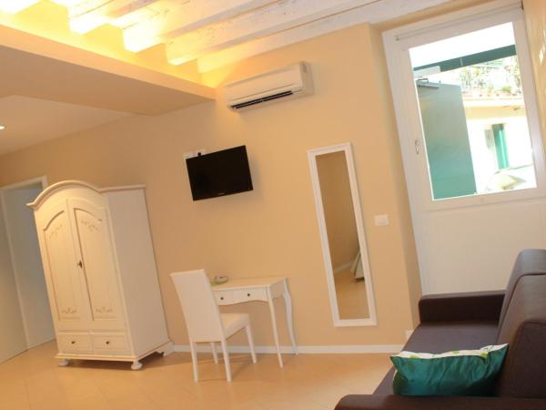 Residenza La Vecchia Vigna : photo 3 de la chambre chambre quadruple avec salle de bains privative