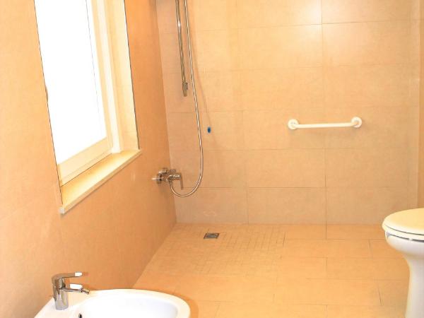 Residenza La Vecchia Vigna : photo 3 de la chambre chambre double ou lits jumeaux avec salle de bains privative