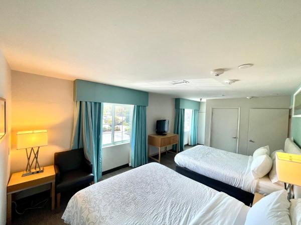 Red Roof Inn PLUS & Suites Tampa : photo 8 de la chambre suite supérieure avec 2 lits queen-size - non-fumeurs