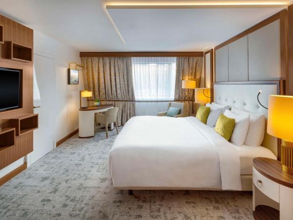 Kempinski Hotel Corvinus Budapest : photo 9 de la chambre chambre corvinus - vue sur rue de la mode