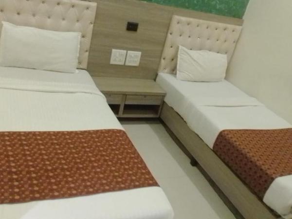 Hotel Golden Arch - NEAR DOMESTIC AIRPORT : photo 2 de la chambre chambre double Économique