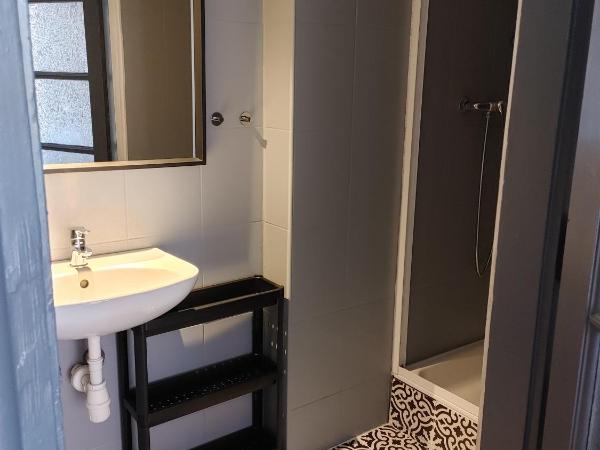 Finger Guest Rooms : photo 3 de la chambre chambre double avec salle de bains privative