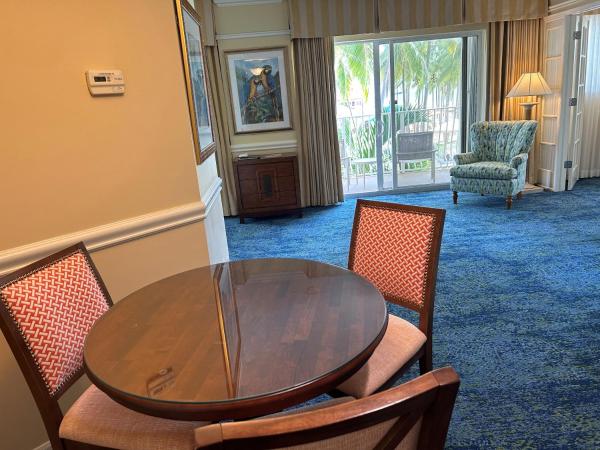 The Lago Mar Beach Resort and Club : photo 2 de la chambre suite lit queen-size – vue sur mer