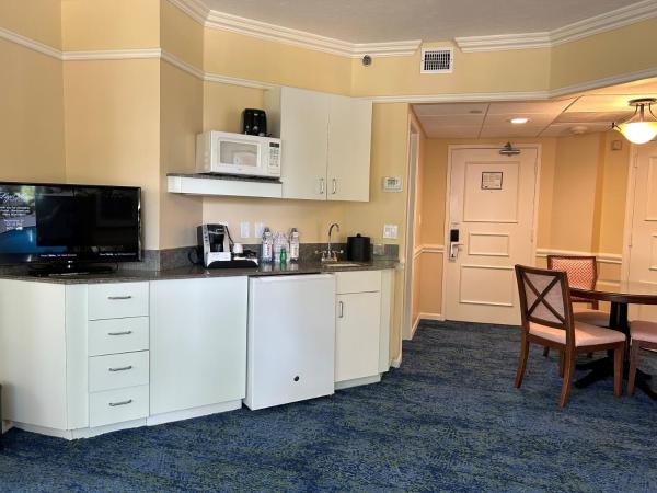 The Lago Mar Beach Resort and Club : photo 3 de la chambre suite lit queen-size – vue sur mer