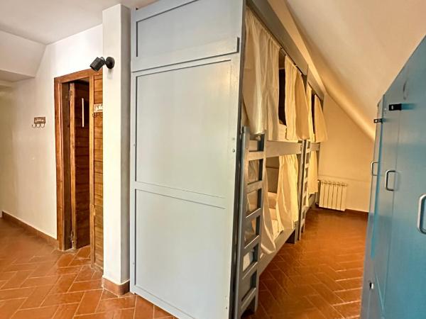 Gorilla Hostel : photo 6 de la chambre lit superposé dans dortoir pour femmes 