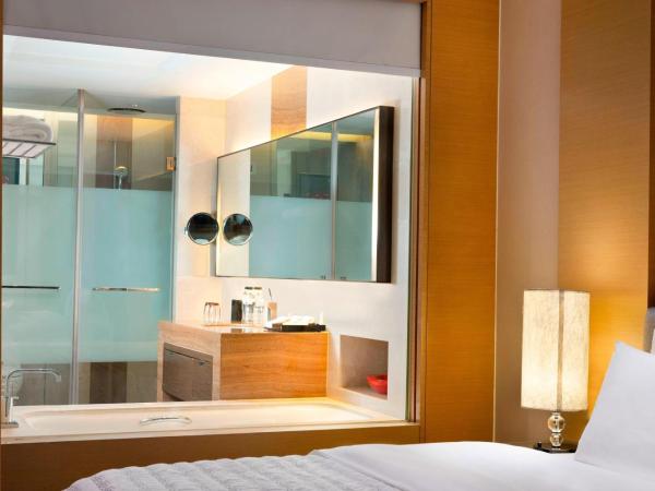 Le Méridien Qingdao : photo 8 de la chambre chambre lit king-size deluxe - vue sur ville