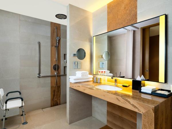 Le Méridien Qingdao : photo 9 de la chambre chambre lit king-size deluxe - vue sur ville