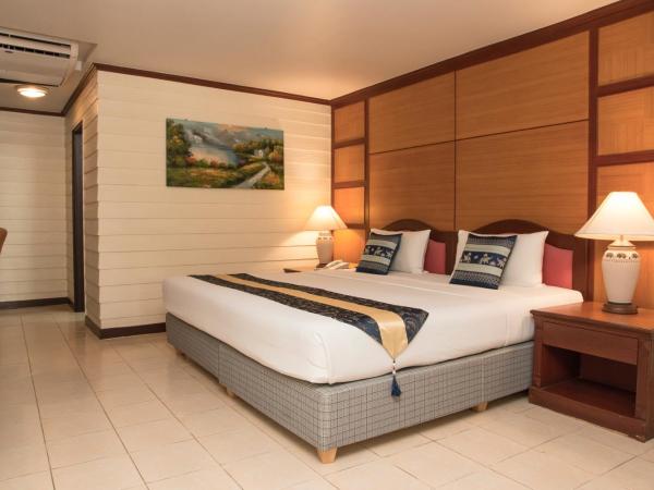 S Lodge Pattaya formally Sabai Lodge : photo 7 de la chambre chambre double - vue sur piscine