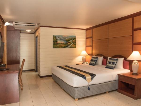 S Lodge Pattaya formally Sabai Lodge : photo 1 de la chambre chambre double - vue sur piscine