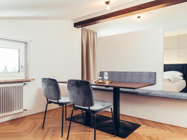 Hotel Dermuth Klagenfurt : photo 3 de la chambre studio