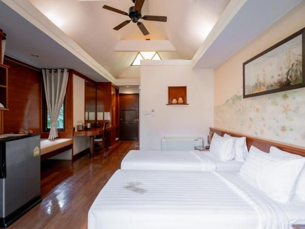 Baan Duangkaew Resort : photo 2 de la chambre chambre familiale
