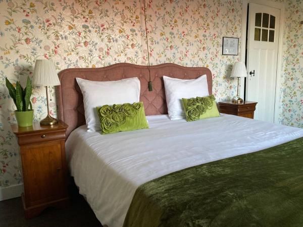 Tree & B : photo 2 de la chambre chambre double avec salle de bains privative