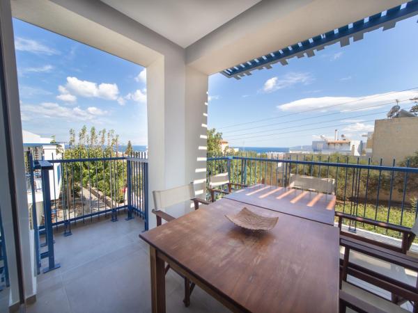 Mika Villas & Suites : photo 2 de la chambre appartement 3 chambres