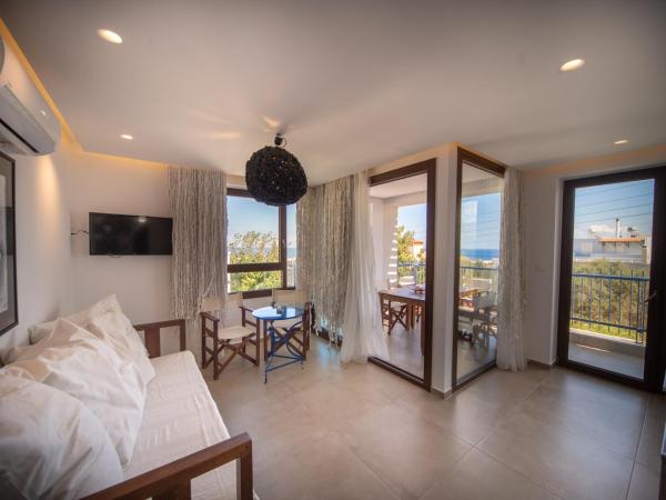 Mika Villas & Suites : photo 4 de la chambre appartement 3 chambres