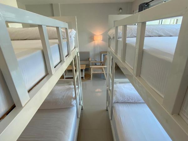 Khaolak Mind Home Hostel : photo 6 de la chambre chambre familiale - vue sur montagne