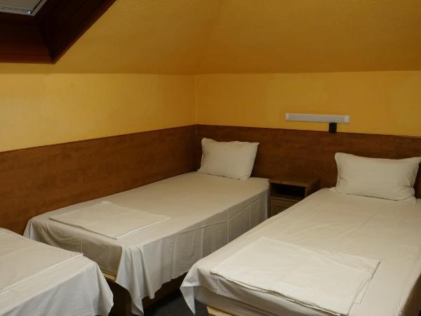 Attila Hotel : photo 9 de la chambre chambre triple