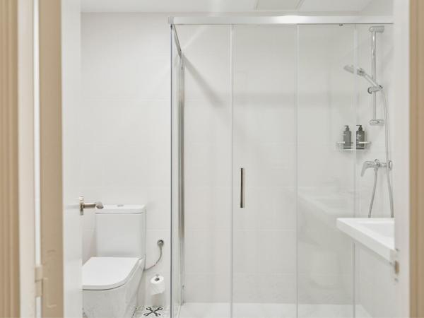 Mesón Castilla Atiram Hotels : photo 6 de la chambre chambre quadruple