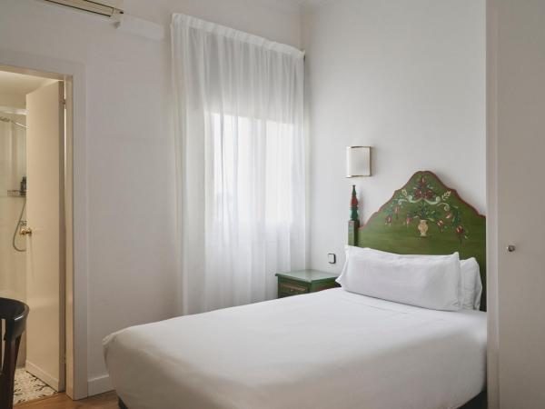 Mesón Castilla Atiram Hotels : photo 7 de la chambre chambre simple