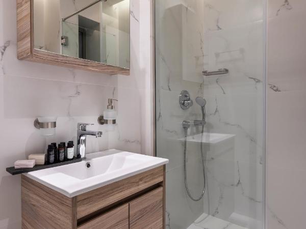 Hestia - Romvis 9 : photo 10 de la chambre appartement confort avec balcon