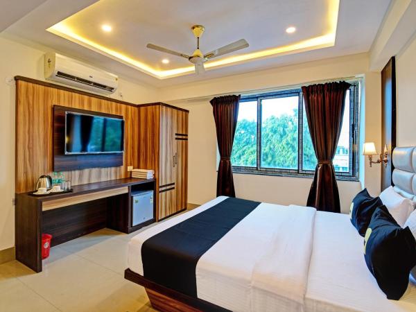 Palette - The Grand Aryans Hotel : photo 1 de la chambre chambre triple classique