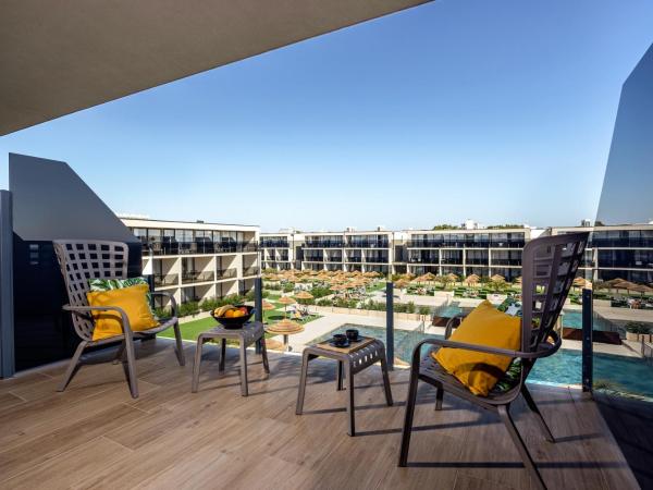 Del Mar Emotion Resort : photo 10 de la chambre deluxe double room with balcony - pool side